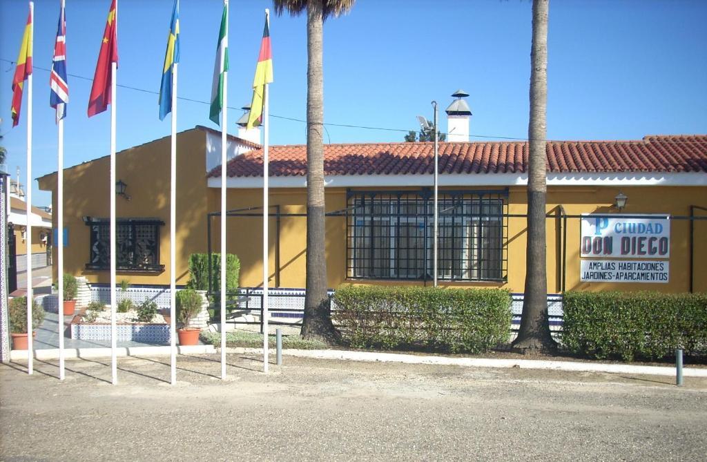 Hostal Don Diego San Juan Del Puerto Esterno foto